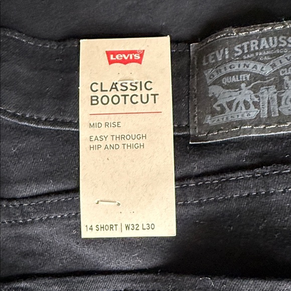 Levi's Classic Black Bootcut Jeans - Picture 6 of 6